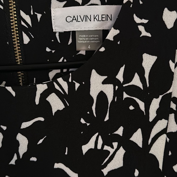 Calvin Klein - Picture 2 of 4